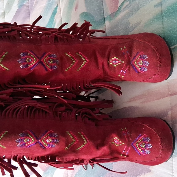 Like New,Indian-Style,Embroidered,Knee-high,Suede,Red,Fringed,Moccasin Boots ❤️ - Picture 2 of 10